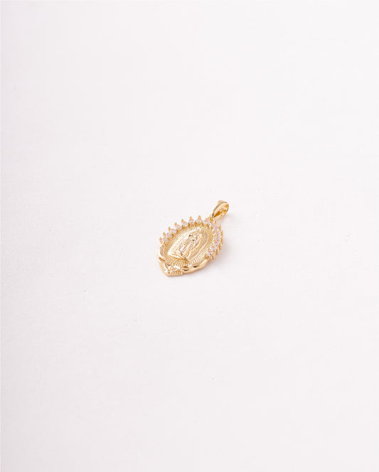 DIJE VIRGEN GUADALUPE CIRCONES MITAD - 18X34MM