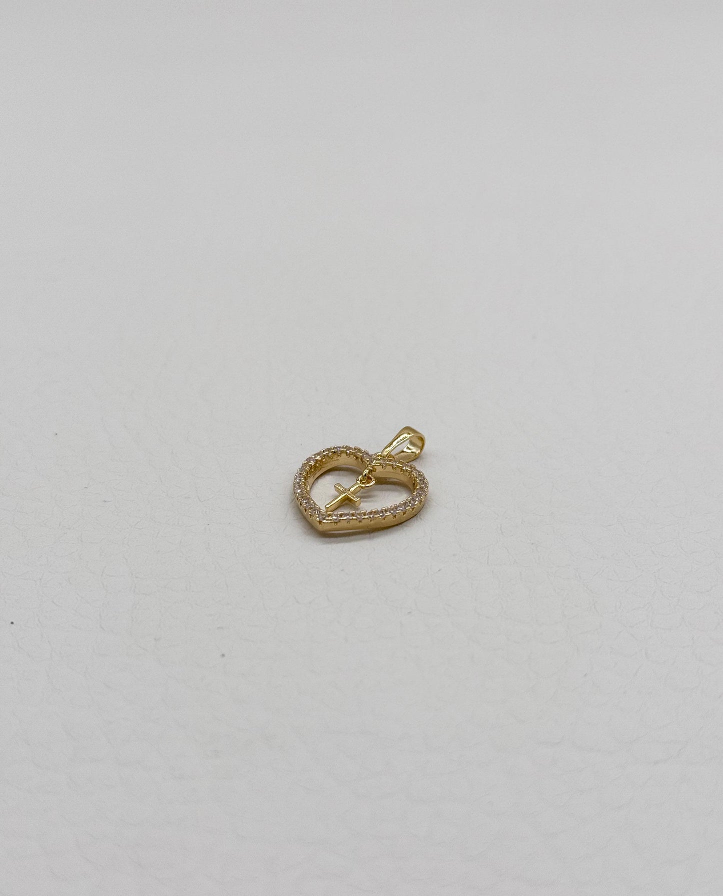 DIJE CORAZON + CRUZ