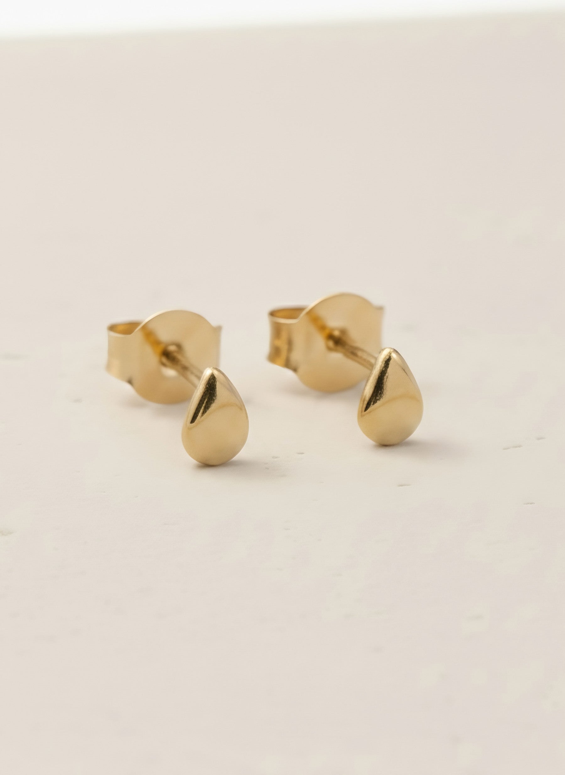 Set Mariposa + Aretes Gota (Cadena 50 cm)