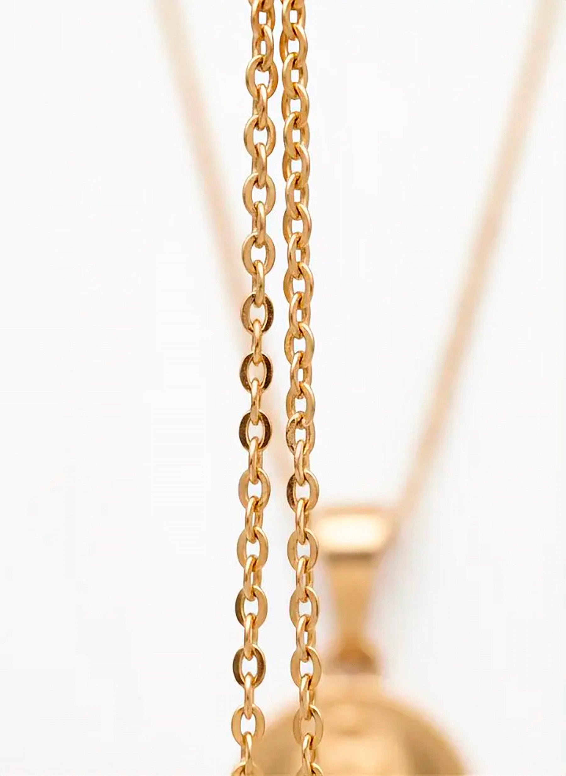 Set Virgen de Guadalupe: Cadena + Aretes