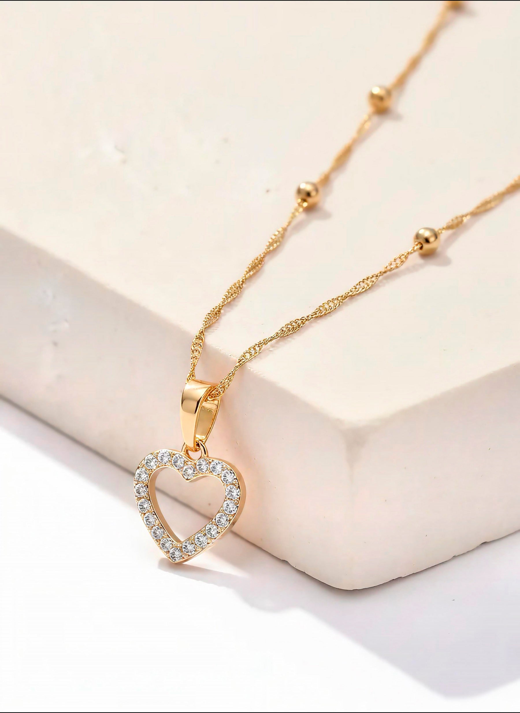 Set Corazón con Circones + Aretes Gota