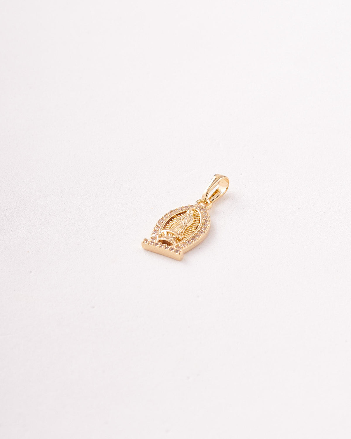 Dije Virgen Guadalupe Circones - 12mm x 29mm
